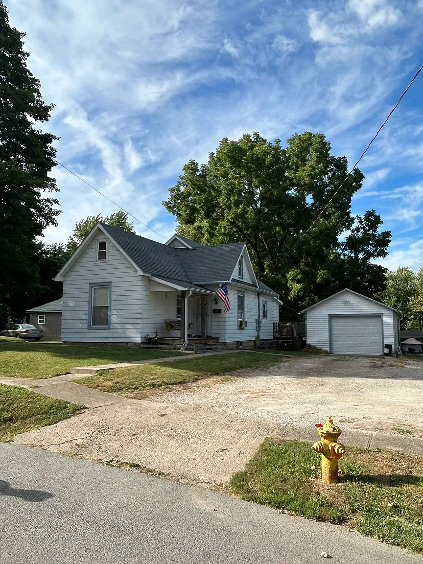 712 Prospect St photo 1