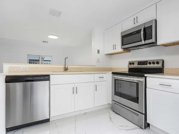 5 SW 3rd St, Pompano Beach, FL 33060