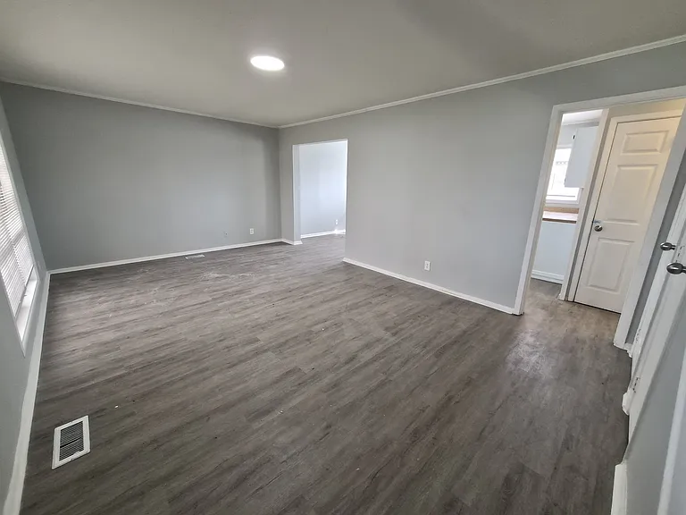 3747 Ireland Dr — Photo 11