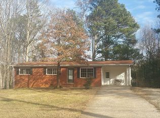 5562 Oak Grove Dr, Acworth, GA 30102