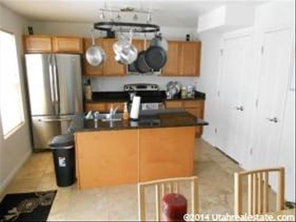 5th image of 167 W Carrick Dr