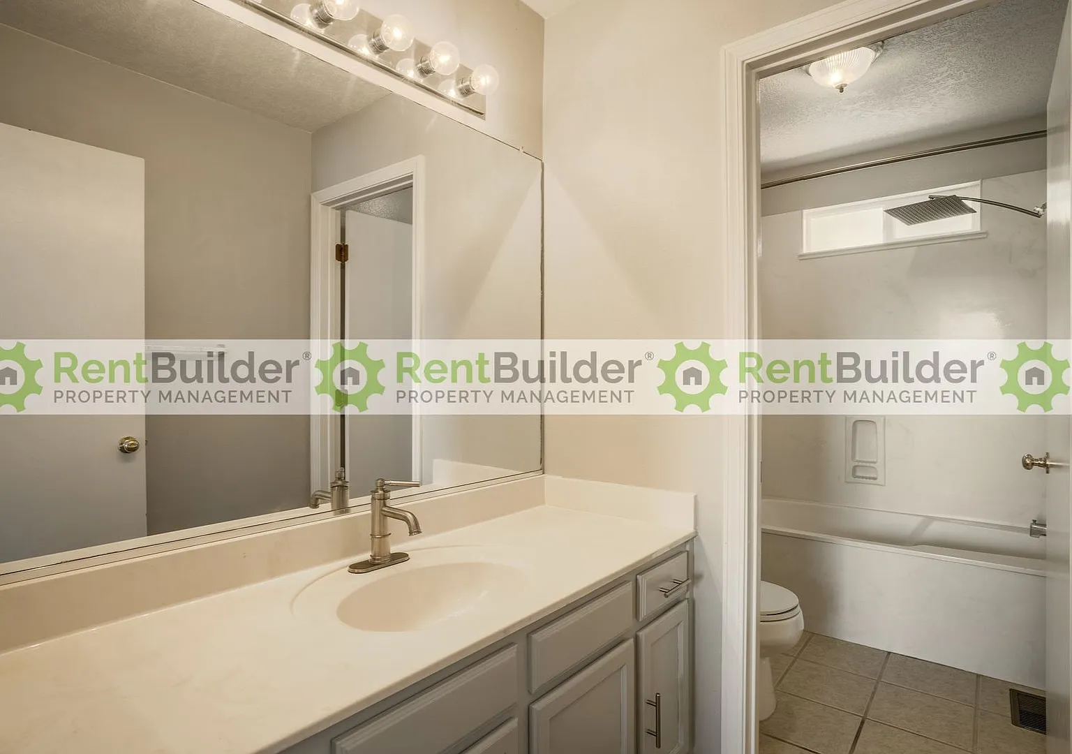 3 bed, 2.5 bath, 1684 sqft, $2,295 — Photo 2