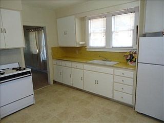 5th image of 820 8th St