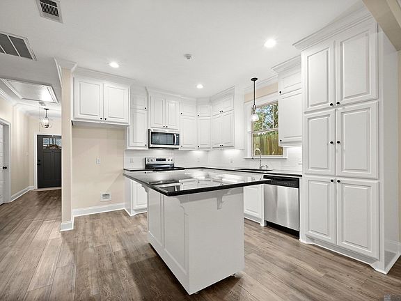 4th image of 9900 Country Club Dr Unit 8-A