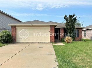 5401 New Castleton Ln, Fort Worth, TX 76135