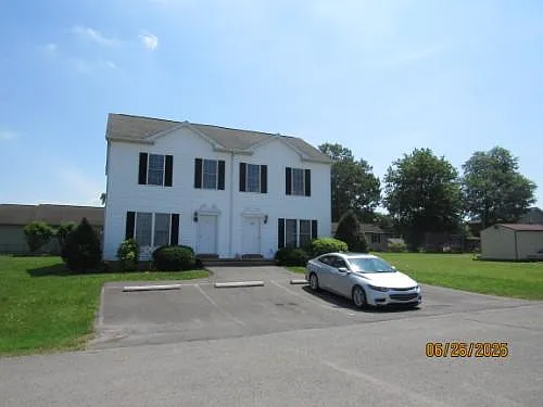 318 Sunset Dr. - 318 — Photo 4