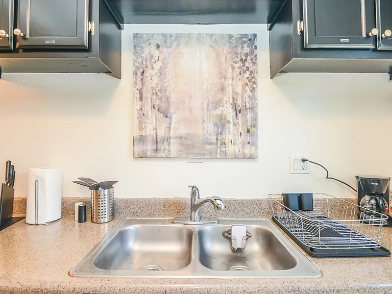 2042 S Corning St #E2 — Photo 18