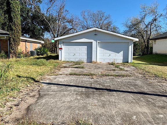 3rd image of 550 Vionett Ln
