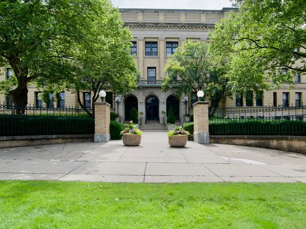 235 State St APT 413, Springfield, MA 01103