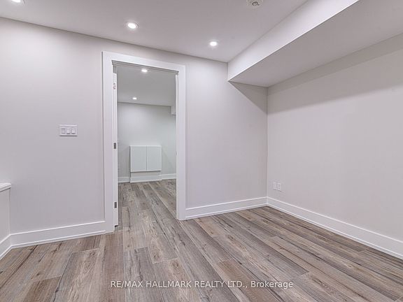 4th image of 924 Broadview Ave #B