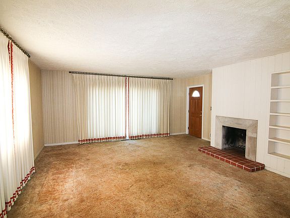 2nd image of 747 Saint Matthews Cir