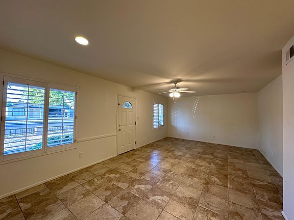 2nd image of 2511 E Larkspur Dr