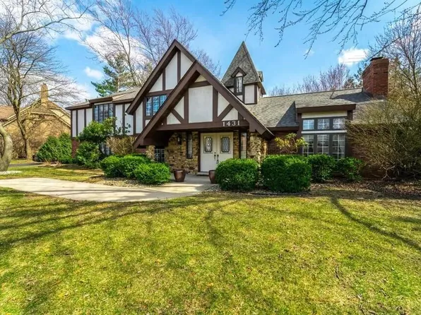 1431 Prestwick Dr, Schererville, IN 46375