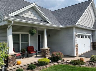 135 Anitas Ln, Brockport, NY 14420