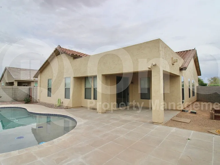 35916 W Catalonia Dr — Photo 25