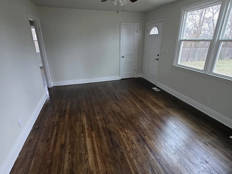 3724 Hewlett Dr — Photo 3