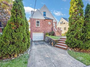 8542 Chelsea St, Jamaica, NY 11432