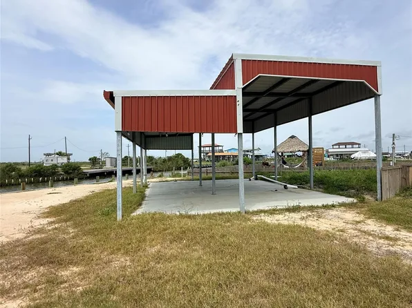 1119 Mabry St, Gilchrist, TX 77617