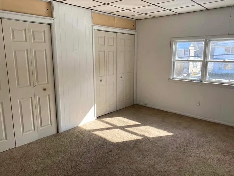 220 S Valley Ave — Photo 12