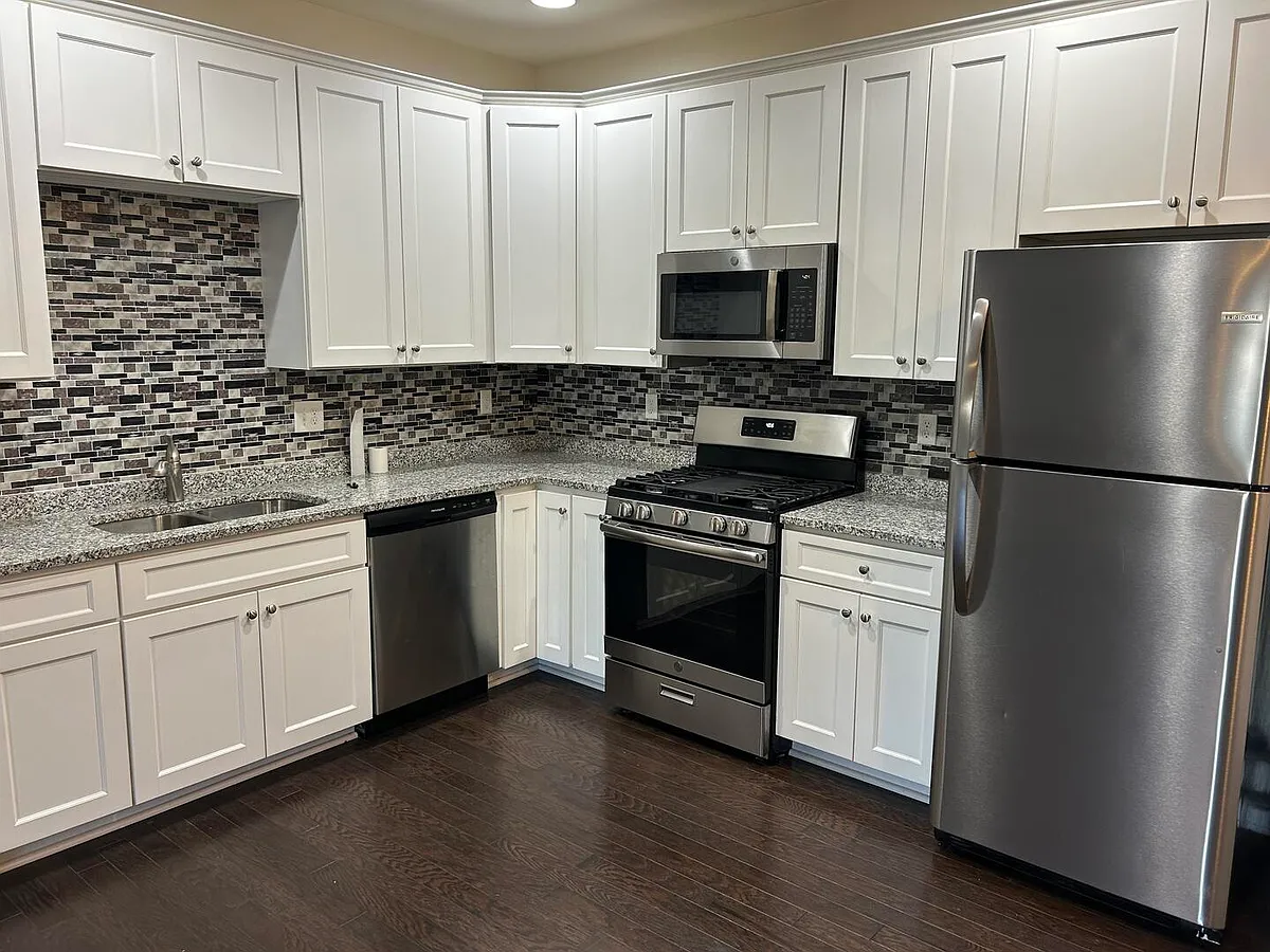 Building Photo - 295 Mingo Way