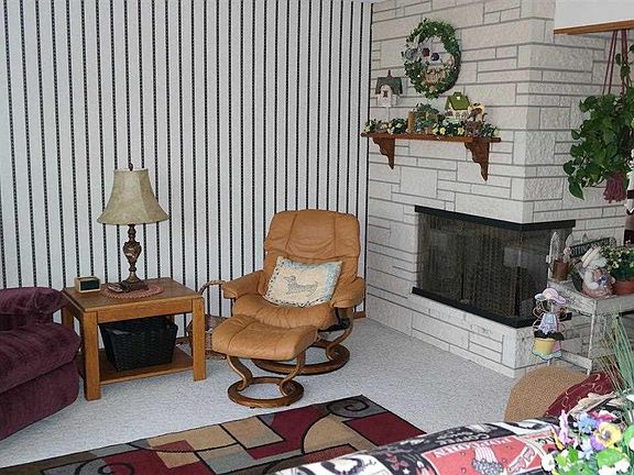 5th image of 604 Continental Way
