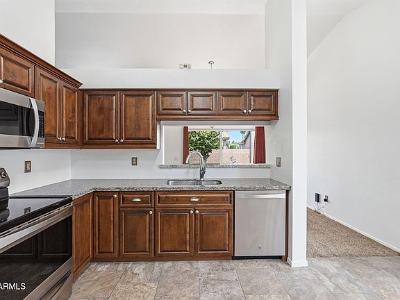 5th image of 1562 E GLENEAGLE Drive
