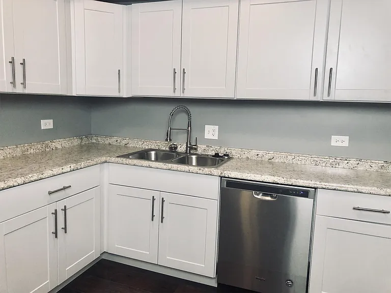 5735 S Calumet Ave #3W — Photo 2