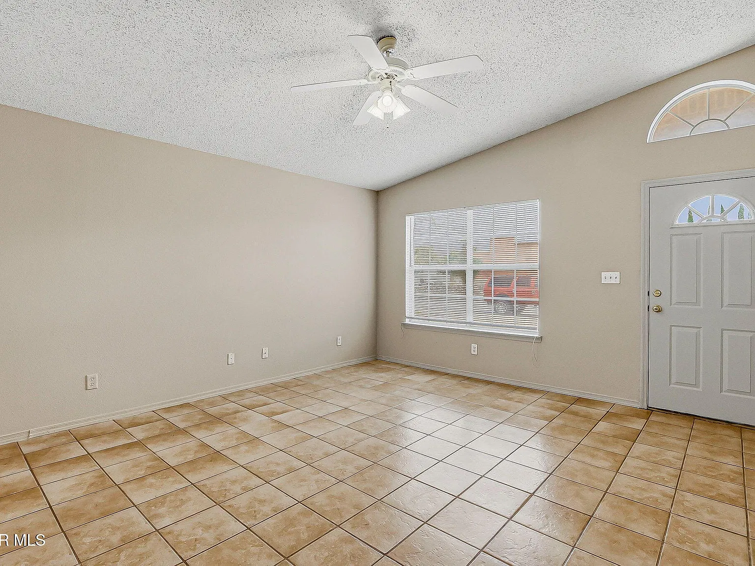 4 bed, 2.0 bath, 1502 sqft, $1,600 — Photo 3