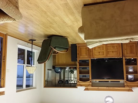 2nd image of 109 W Larkspur Ave