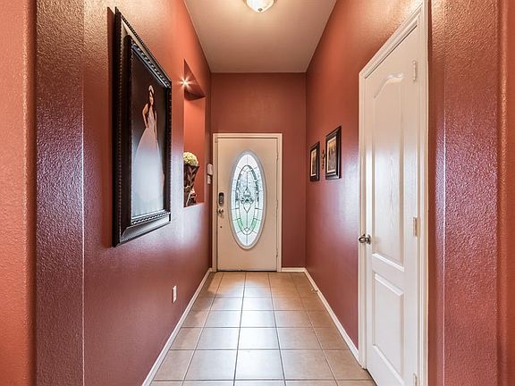 5th image of 1611 Makayla Ln