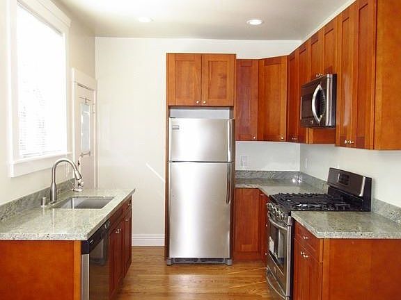 3rd image of 378 11th Ave #3