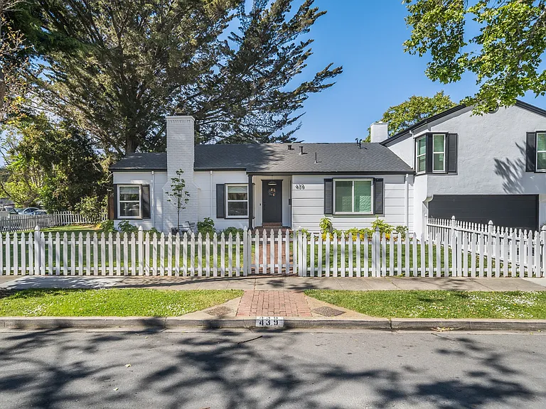 Marin Dr — Photo 1