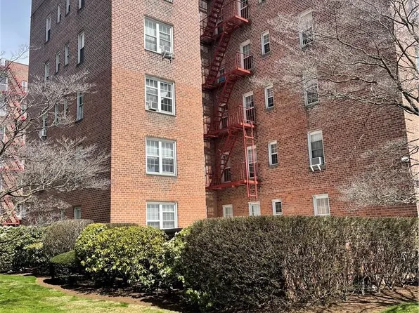 796 Bronx River Road #B65, Yonkers, NY 10704