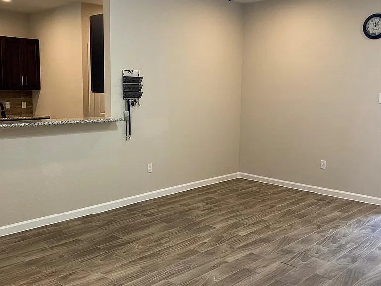 1018 Homer St — Photo 14
