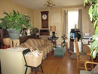 4th image of 683 Hurley Ave