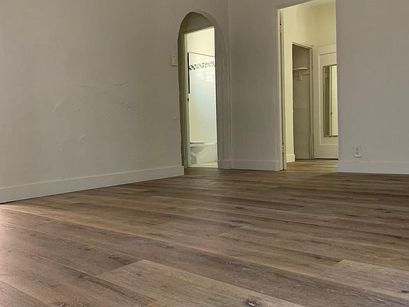 5th image of 808 N Poinsettia Pl #2/5