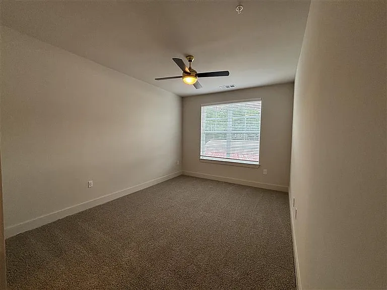 District on the Etowah Apartments — Photo 1233