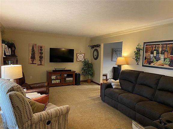 2nd image of 144 Pinedale Dr