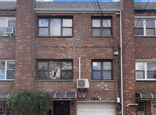 6126 160th St, Fresh Meadows, NY 11365