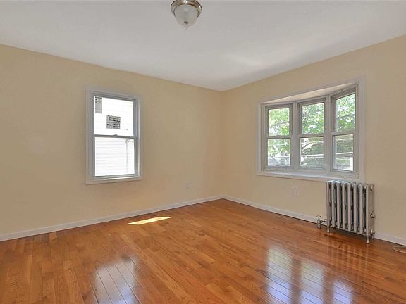 4th image of 112-33 198th St