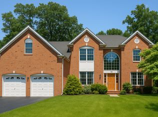 46 McGuiness Ln, White Plains, NY 10605