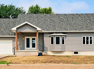 503 W Cottonwood St, Plains, KS 67869
