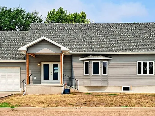503 W Cottonwood St, Plains, KS 67869