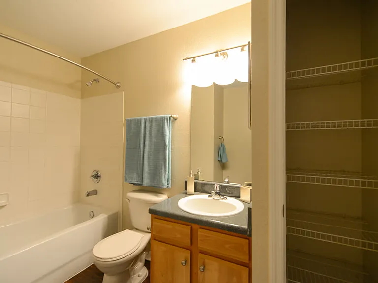 Addison Landing — Photo 56