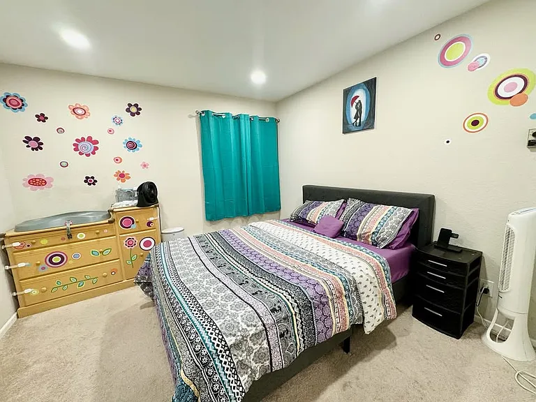 3300 Wolcott Cmn — Photo 29