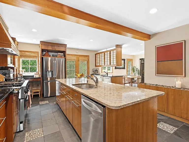 72 Hampton Rd — Photo 8