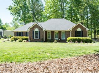 346 Canterwood Dr, Mebane, NC 27302