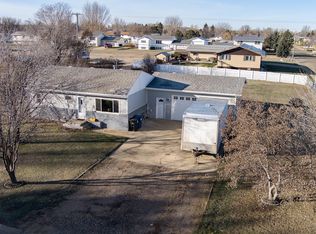 610 1st Ave SW, Dickinson, ND 58601