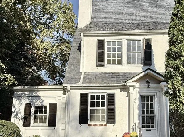 30 Bedford Ct, Wilmington, DE 19805