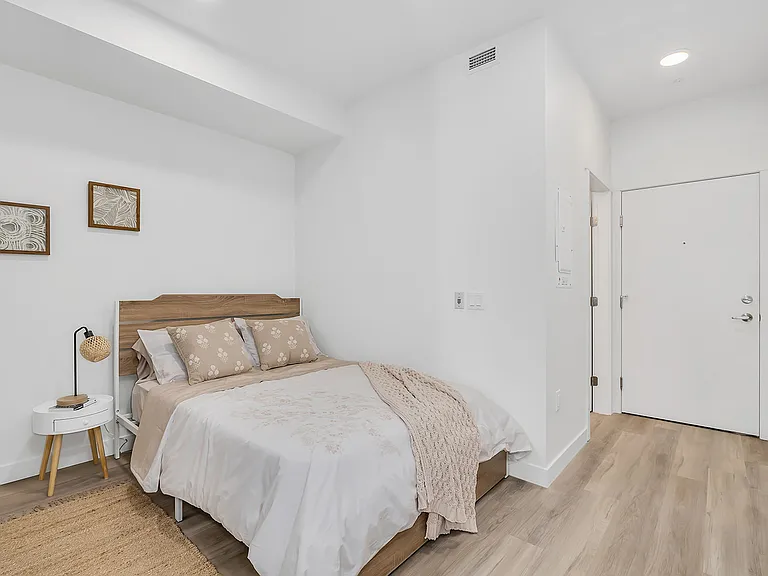 1055 Frost Rd — Photo 38